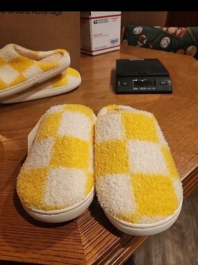 Checkered Yellow & White Women's Slippers NEW Slip On Adult 7/8